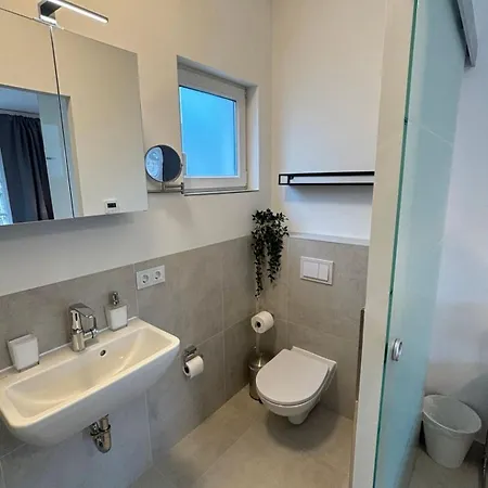 Ostseebad Goehren 4 Mit Suedterrasse * Бабе